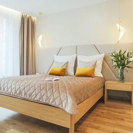 Golden Queen Apartments Old Town Краков Экстерьер фото